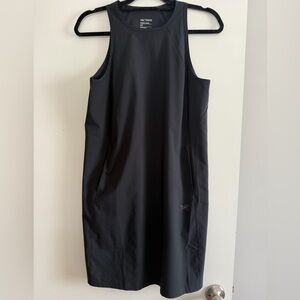 Arc'teryx Black Sleeveless Contenta Shift Dress w/ Pockets. Small. Lightweight.